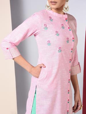 embroidered straight kurta - 16745607 - Standard Image - 4