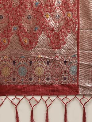 solid banarasi saree with blouse - 16746939 - Standard Image - 4