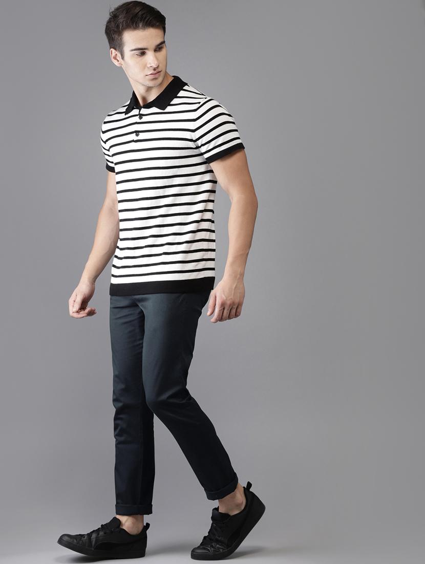 navy blue solid chinos - 16760047 - Zoom Image - 4