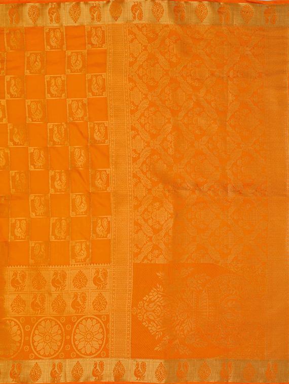 self design kanjivaram saree with blouse - 16772955 - Zoom Image - 4