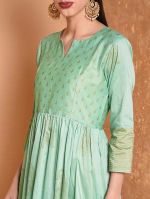 gold print flared kurta - 16784412 - Standard Image - 4