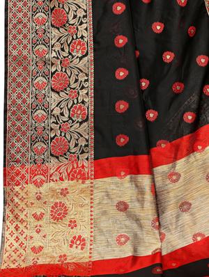 floral kanjivaram saree with blouse - 16788326 - Standard Image - 4