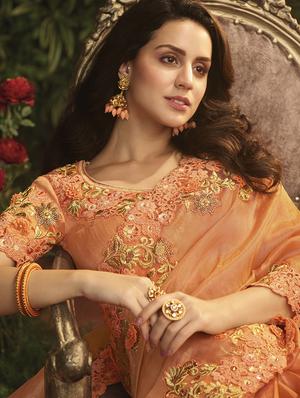 solid bordered saree with blouse - 16810297 - Standard Image - 4