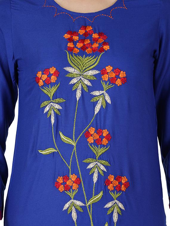embroidered straight kurta - 16810420 - Zoom Image - 4