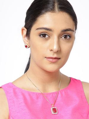 gold metal chain necklace - 16811604 - Standard Image - 4