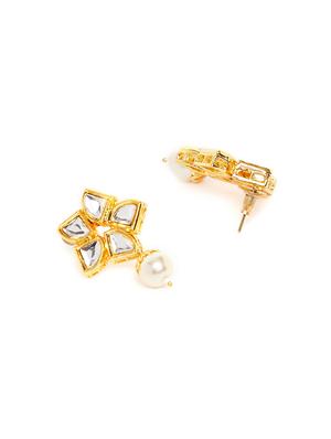 gold metal short necklace - 16811700 - Standard Image - 4