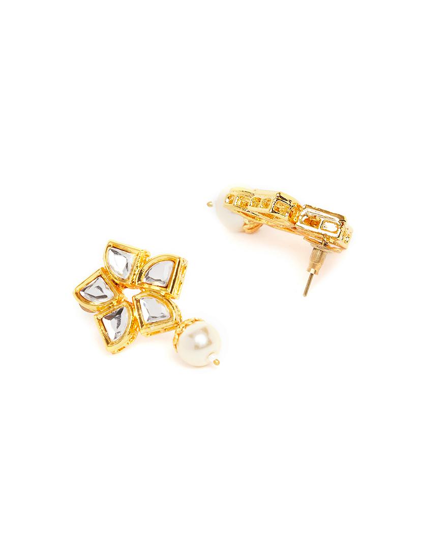 gold metal short necklace - 16811700 - Zoom Image - 4