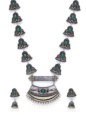 silver brass short necklace - 16811726 - Standard Image - 4
