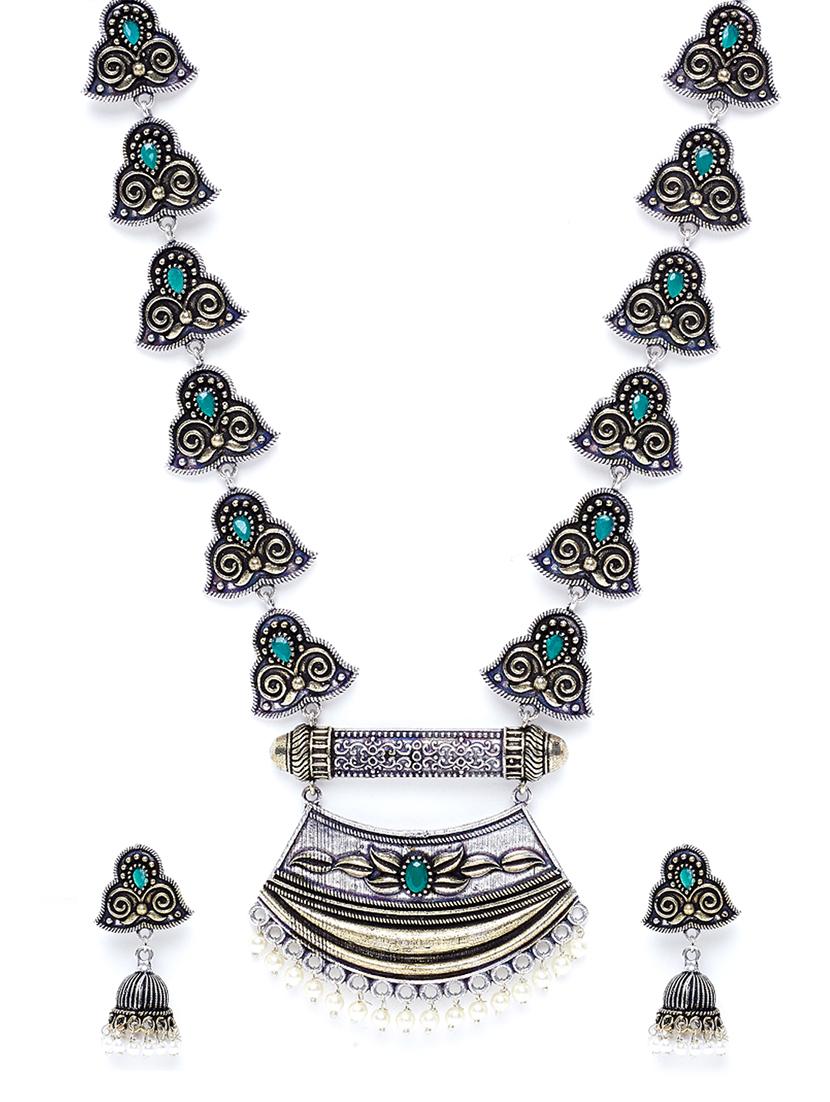 silver brass short necklace - 16811726 - Zoom Image - 4