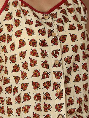 tie front leaf print crop top - 16812206 - Standard Image - 4