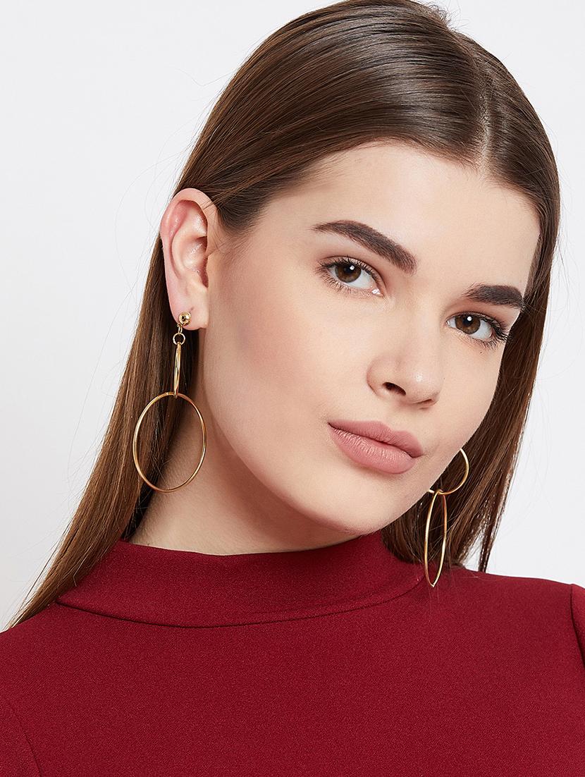 gold metal drop earring - 16831870 - Zoom Image - 4
