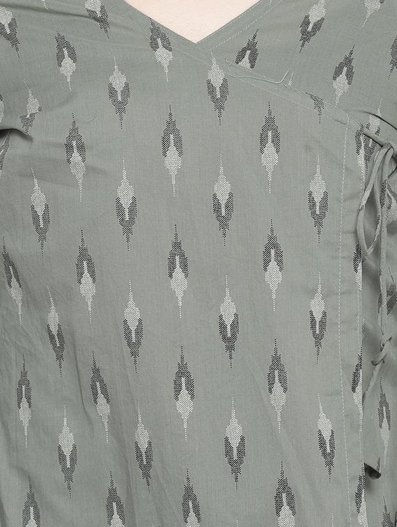 ikat print angrakha kurta - 16832972 - Zoom Image - 4
