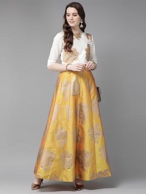 foil print panelled lehenga - 16953121 - Standard Image - 4