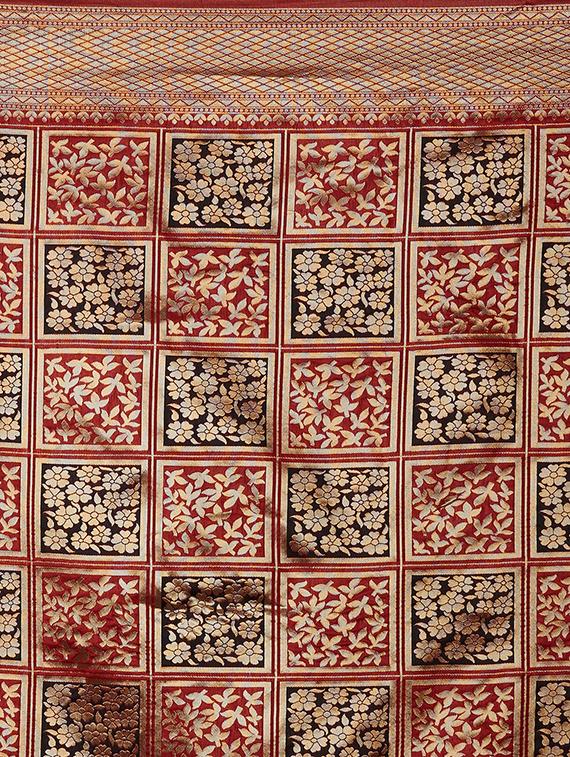 half & half banarasi saree with blouse - 16954399 - Zoom Image - 4