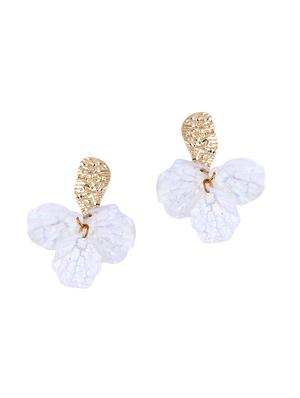 white metal studs earring - 16979630 - Standard Image - 4