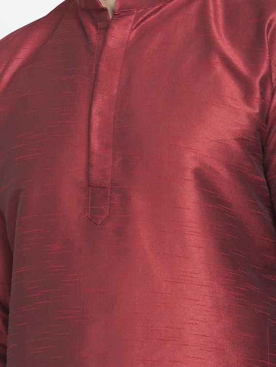 maroon silk blend kurta pyjama set - 16981930 - Zoom Image - 4