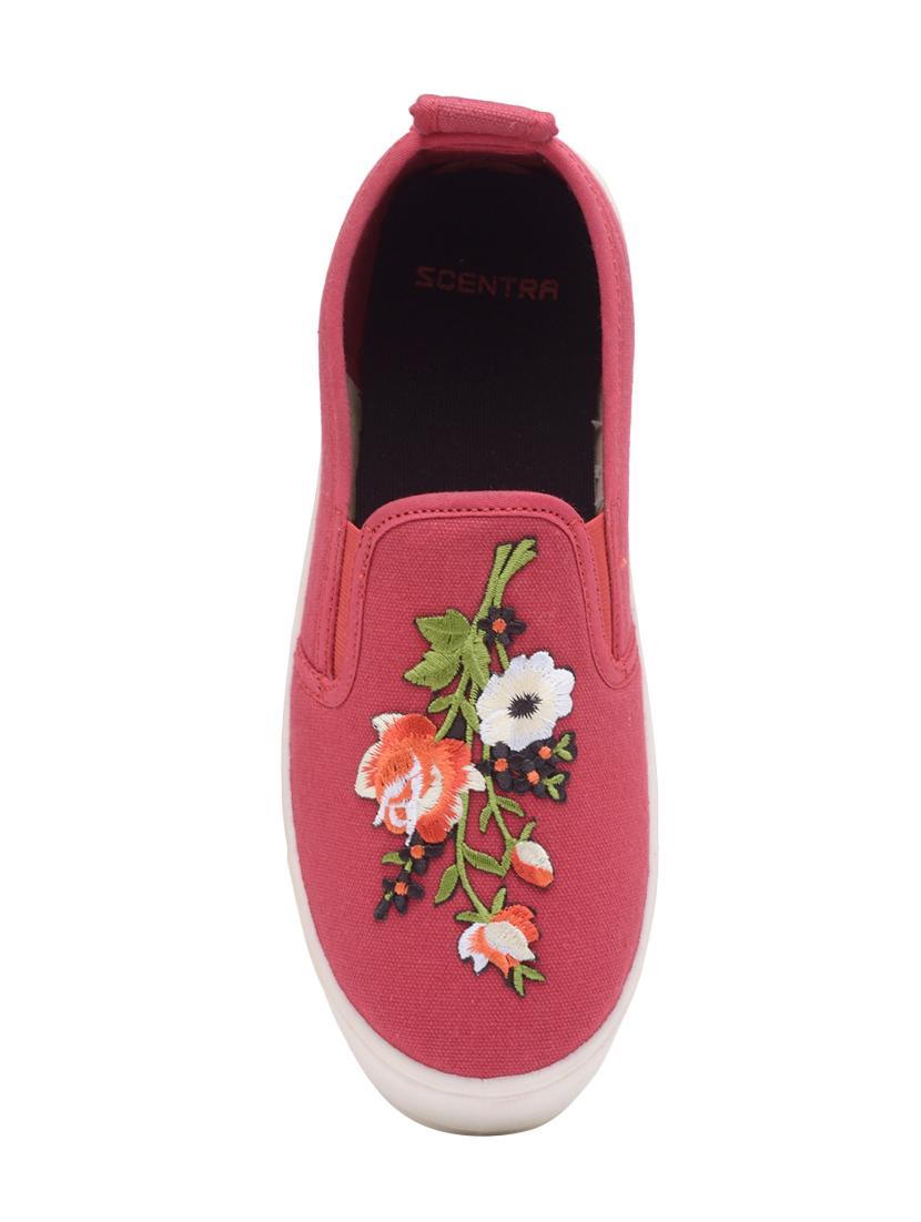 red canvas slip on casual shoes - 16990798 - Zoom Image - 4