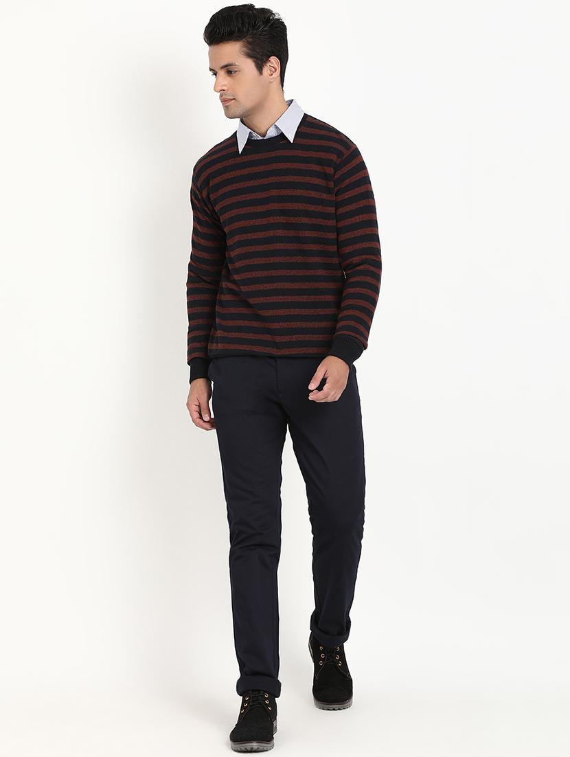 navy blue solid chinos - 16993543 - Zoom Image - 4
