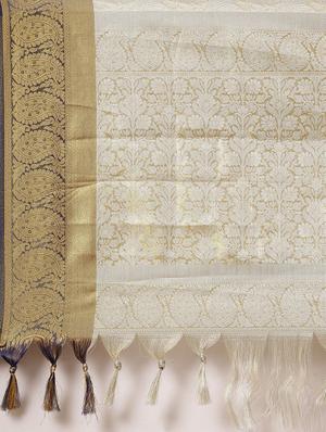 solid banarasi saree with blouse - 17089992 - Standard Image - 4