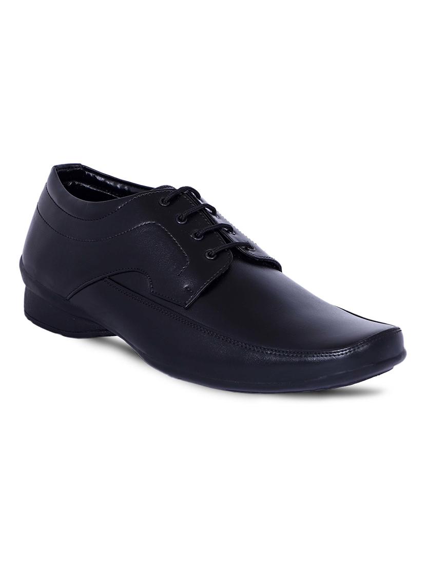 men black solid lace-up derby