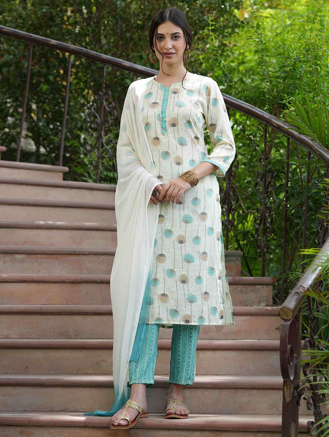 women kurta pant set with dupatta
