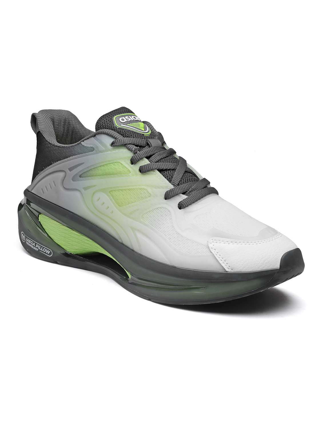men lace up sport shoes