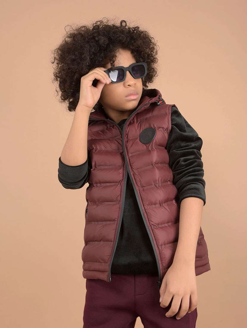 boys solid sleeveless quilted jacket