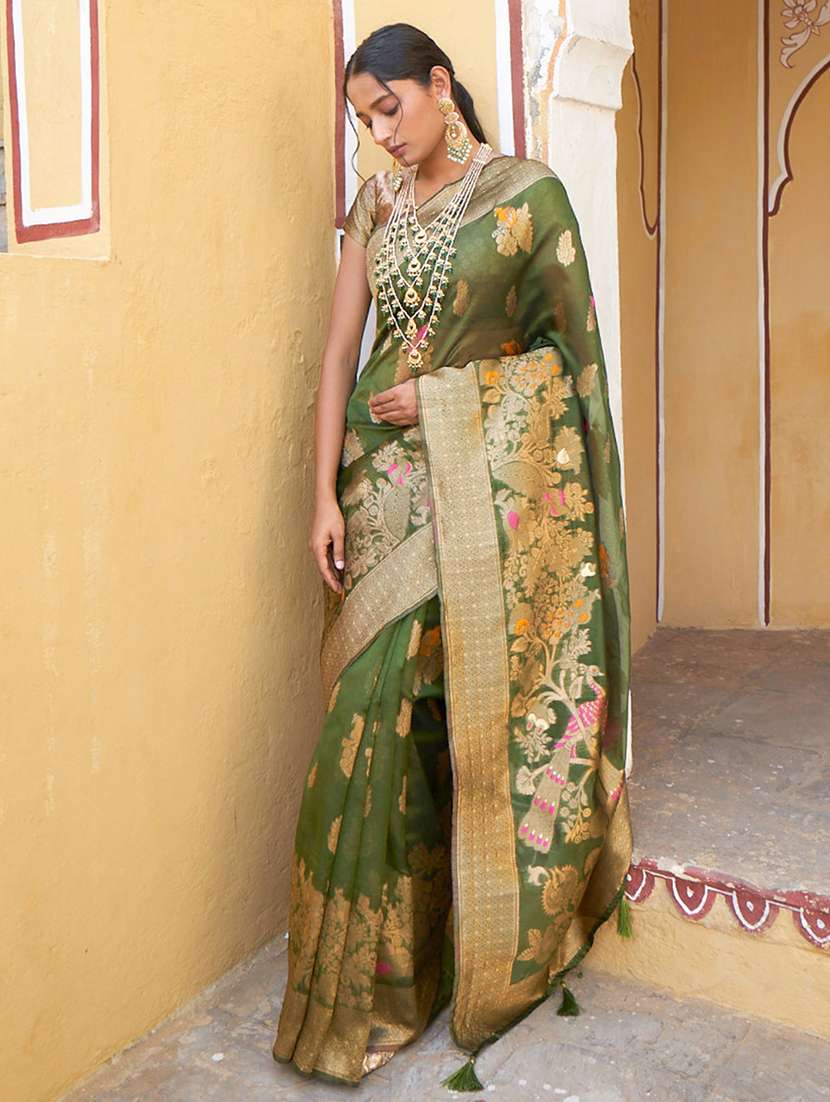 women self design kanjivaram saree with blouse