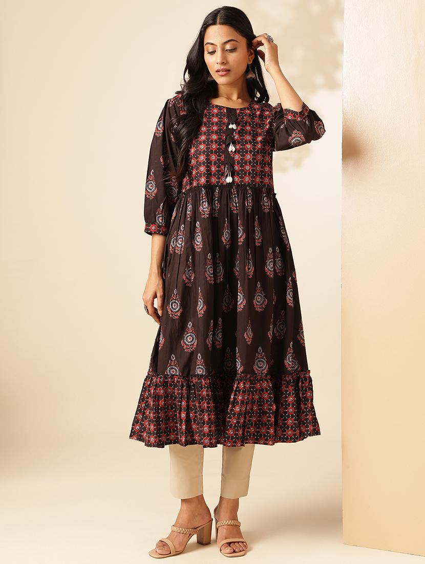 women printed three quarter sleeve tiered kurta