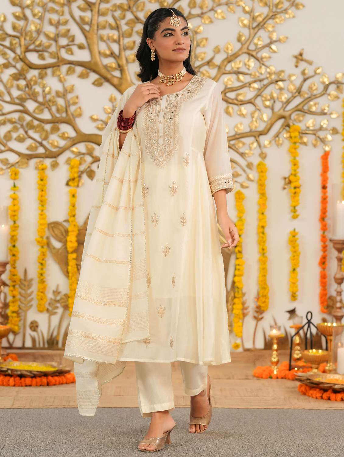 women solid with work three quarter sleeve kurta pant with dupatta set