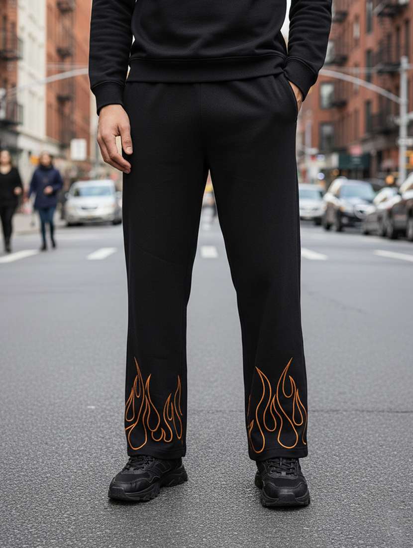 men placement print mid rise full length track pant