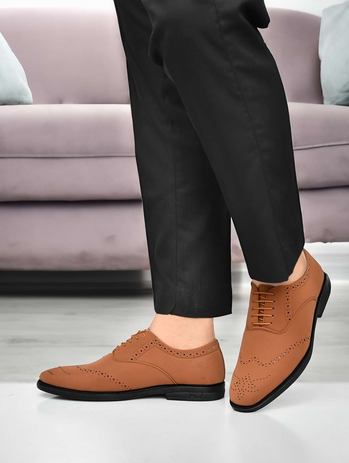 men tan lace-up brouge