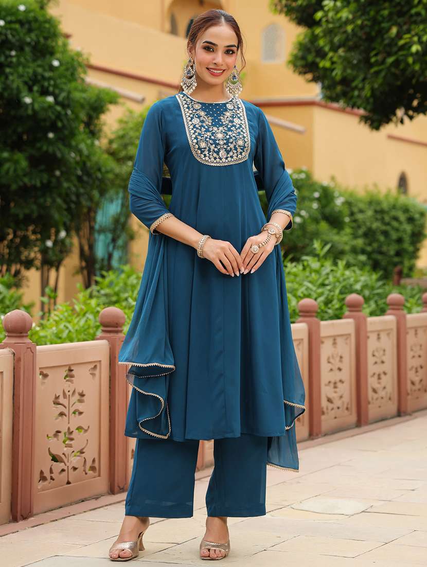 women embroidered three quarter sleeve kurta pant with dupatta set