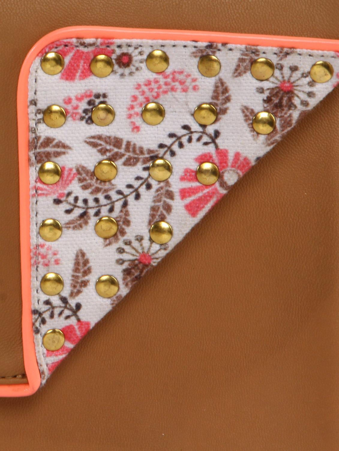 Sling Bag with Golden Chain - 47846 - Zoom Image - 4