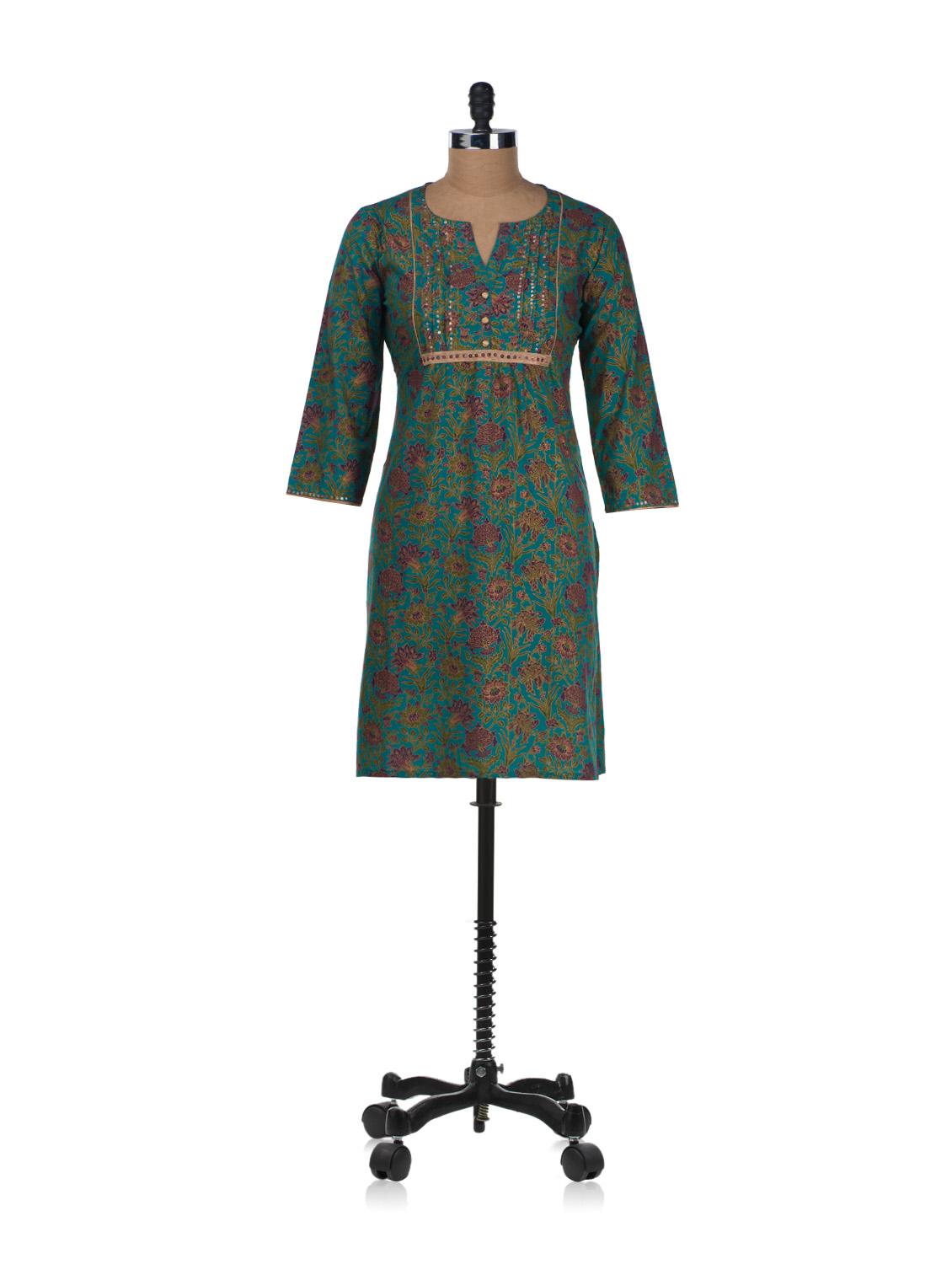 Beautiful Kurta In Peacock Colours - Cotton Curio