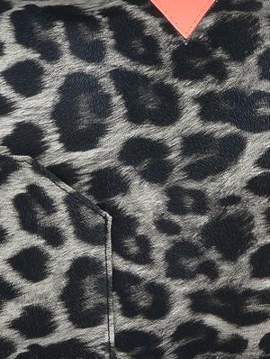 black and grey leopard print large pouch - 905460 - Standard Image - 4