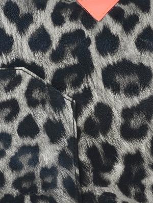 black and grey leopard print medium pouch - 905461 - Standard Image - 4