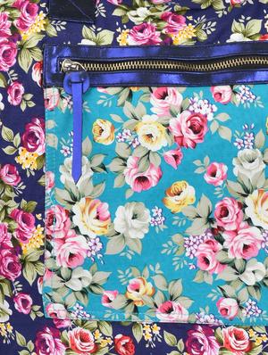 blue floral print tote bag - 905473 - Standard Image - 4