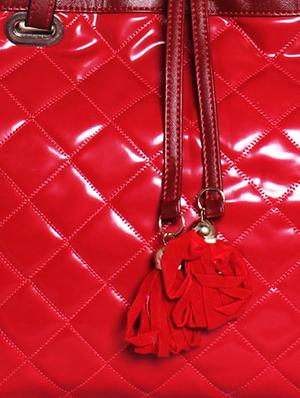 bright red textured handbag - 945377 - Standard Image - 4