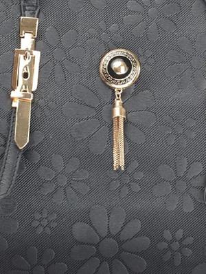 black leatherette embellished shoulder handbag - 9634155 - Standard Image - 4