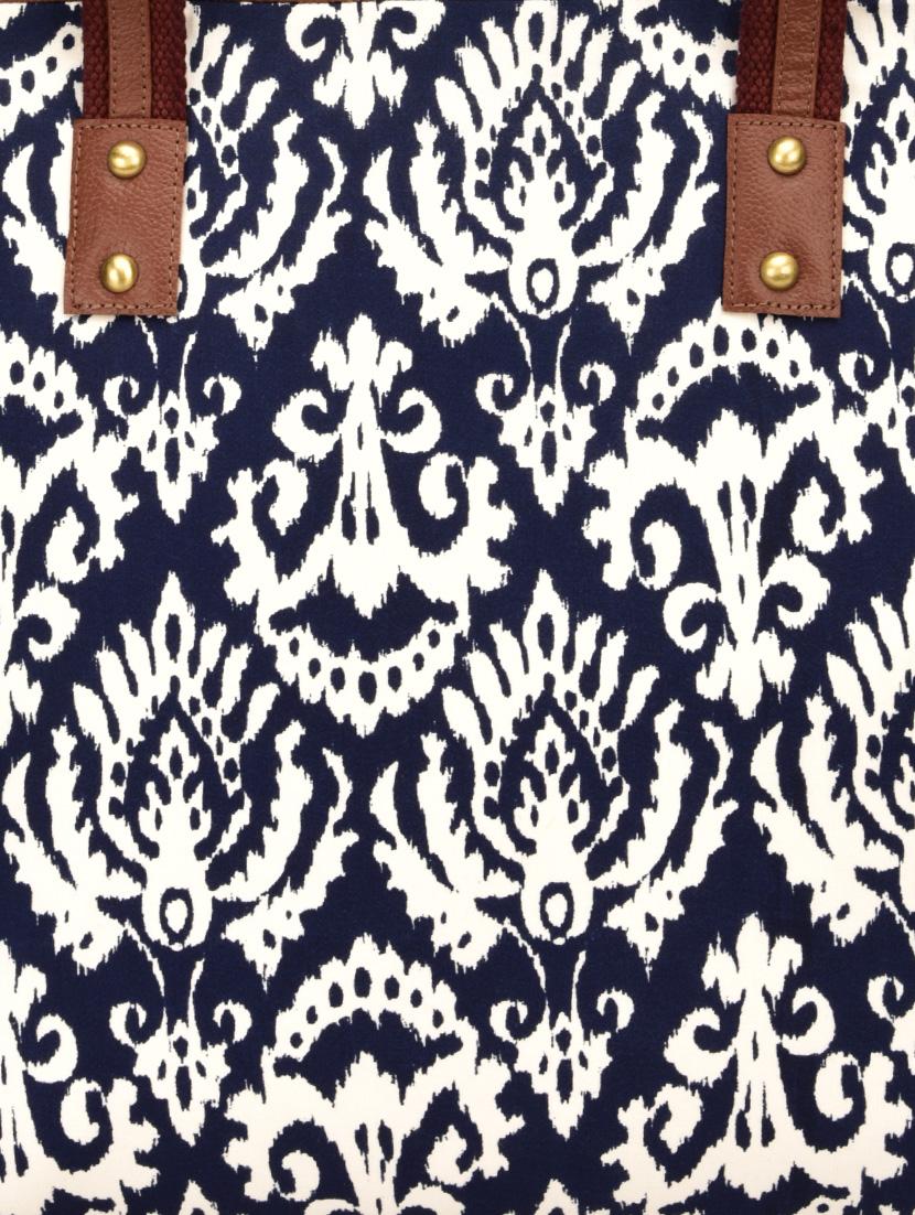navy blue and white abstract leatherette tote - 9659393 - Zoom Image - 4