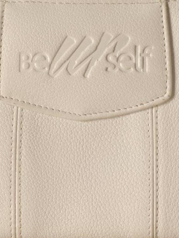 white leather wallet - 9936827 - Zoom Image - 4