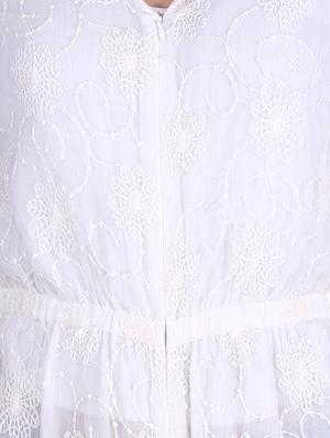 Solid white floral patterned jumpsuit - 9973671 - Standard Image - 4