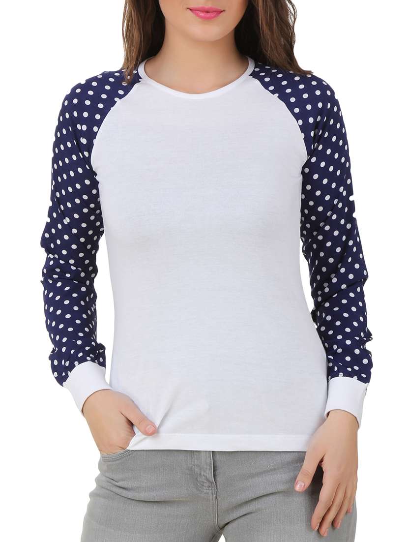 raglan sleeved polka dotted top