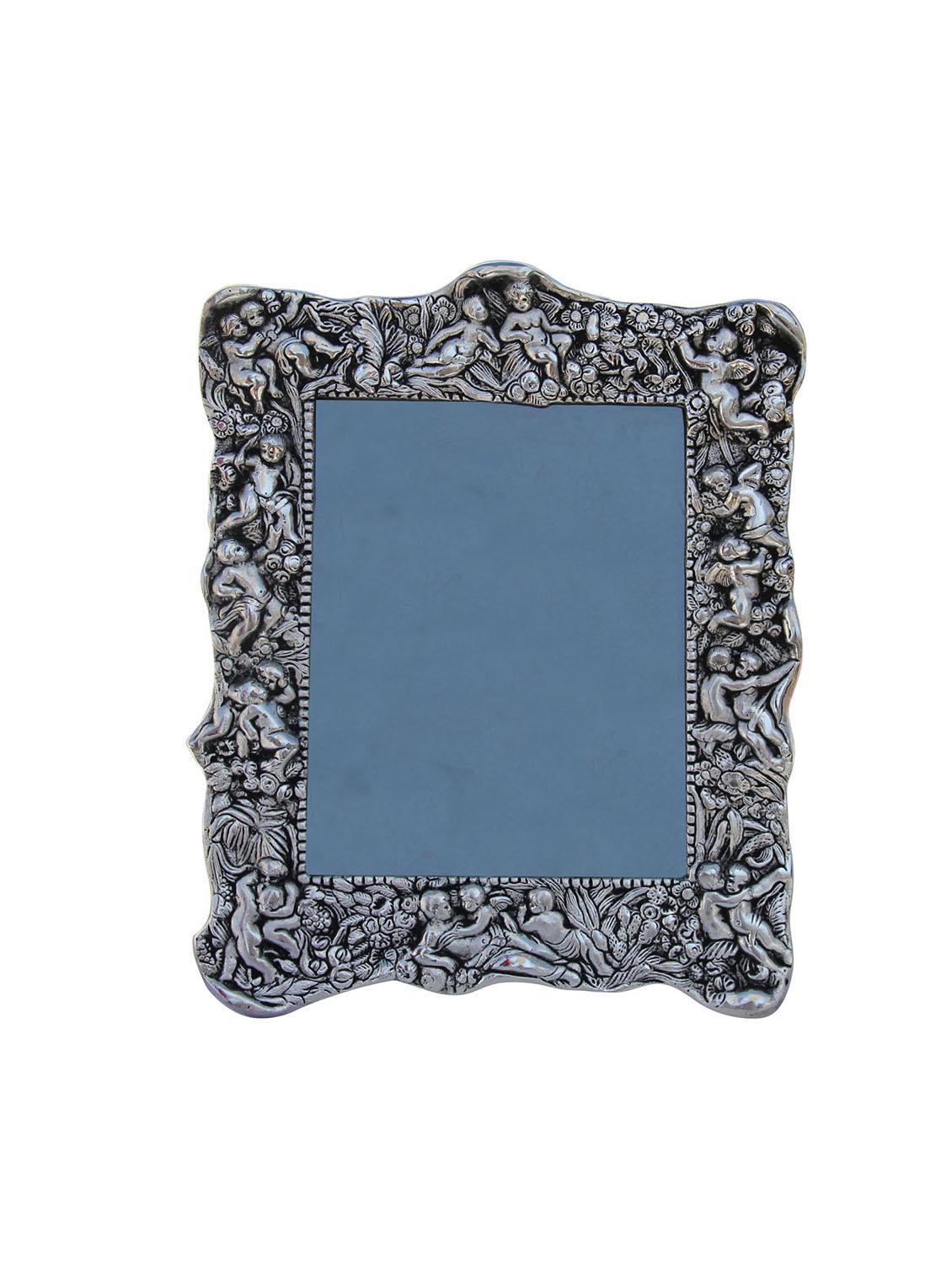 Photo Frame With Intricate Carving In Metal By Handicrafts Photo Frame With Intricate Carving In Metal By Handicrafts Paradise Ping For Frames India 11017753
