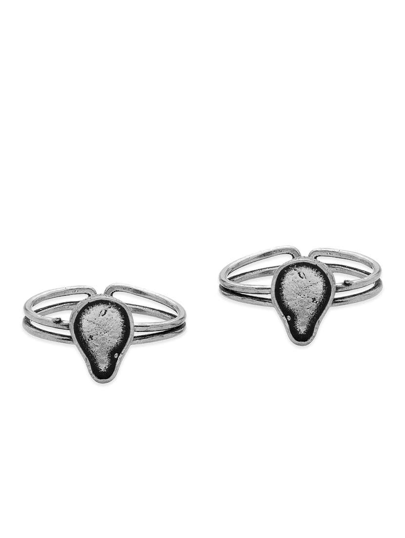 black metal toe rings