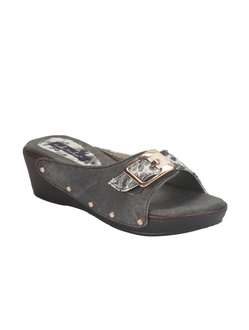 black canvas wedge - 12084403 -  Standard Image - 0