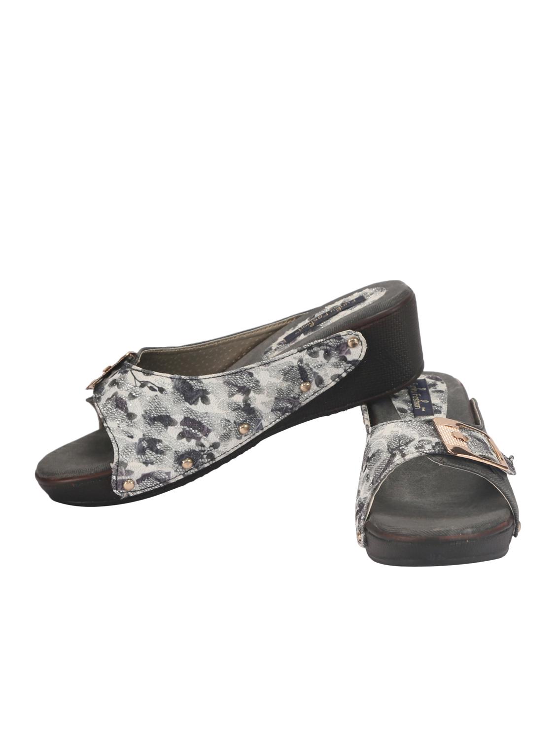 black canvas wedge - 12084403 - Standard Image - 3