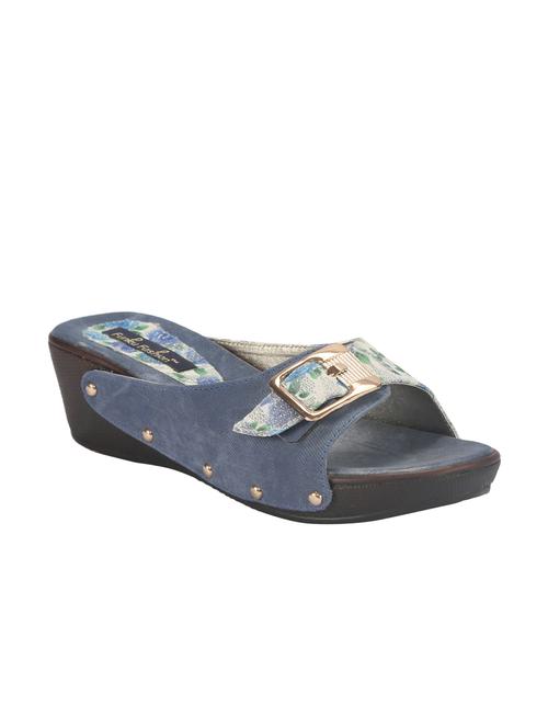 blue canvas wedge - 12084404 -  Standard Image - 0