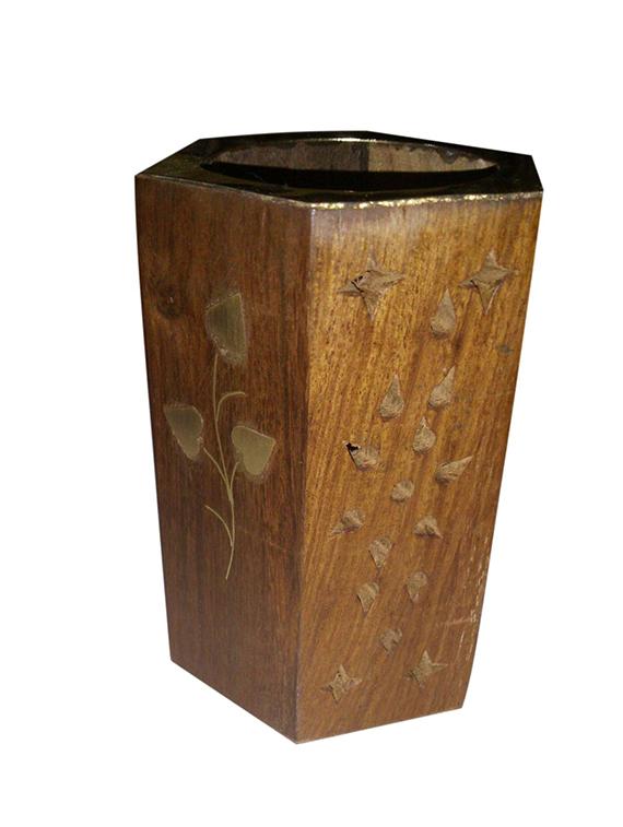brown wood pen stand - 12163947 - Zoom Image - 0